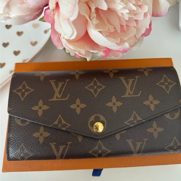 Louis Vuitton Sarah Wallet Rose - Picture 9 of 10